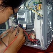 Ảnh đại diện bài viết: Sửa Lò Vi Sóng Delonghi Kêu To Phát ra Tiếng Ồn