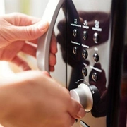 Ảnh đại diện bài viết: Sửa Lò Vi Sóng Midea Không Vào Điện Chất Lượng
